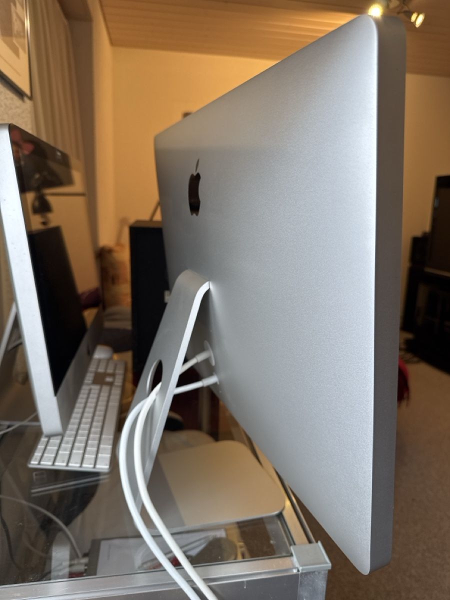 Apple Monitor: Apple Cinema Display 24" 61,0cm (24") WUXGA LED – Usato da Büsserach venduto da Ruru 1