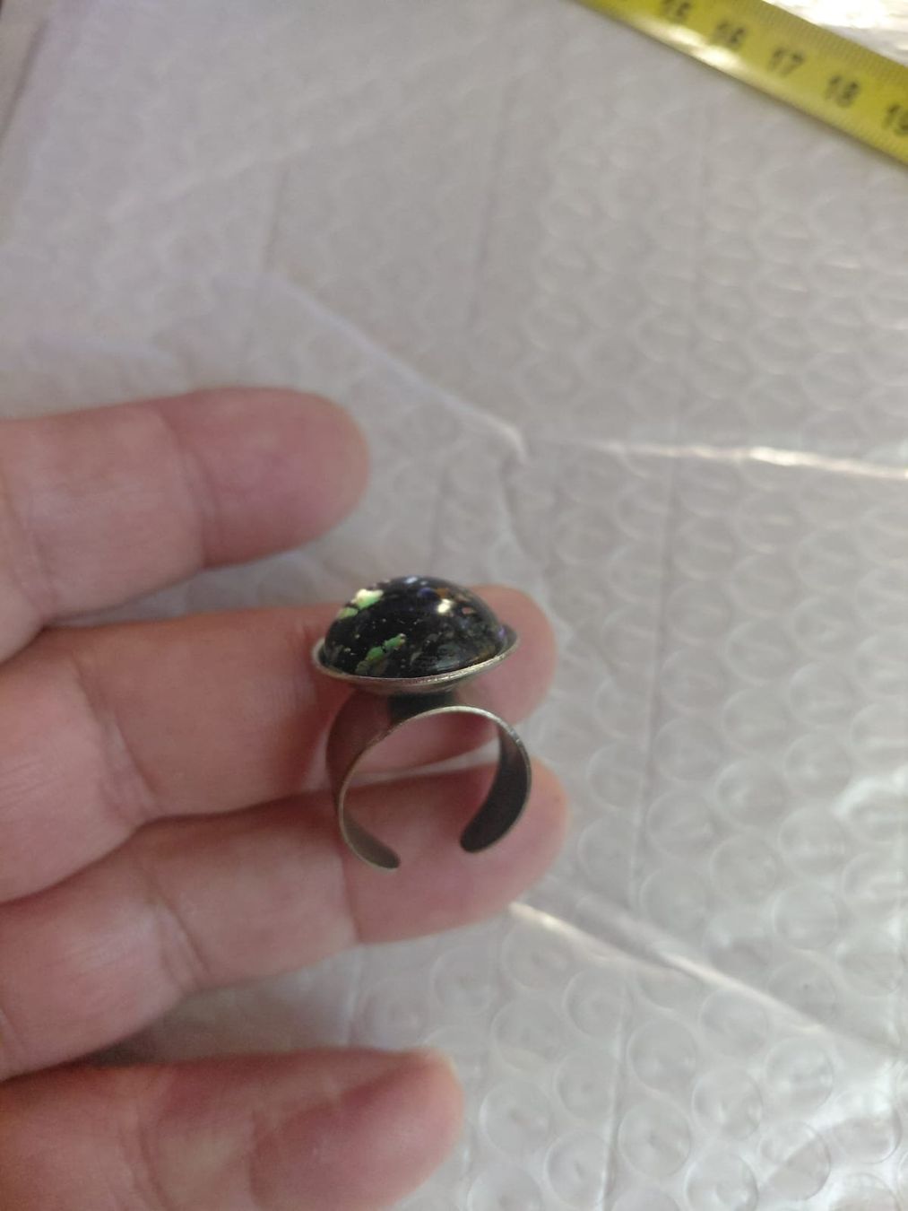 Ringe: Stahlring mit farbigen „Opaleffekt“-Tönen – Gebraucht aus Losone von bal_gfp6 1