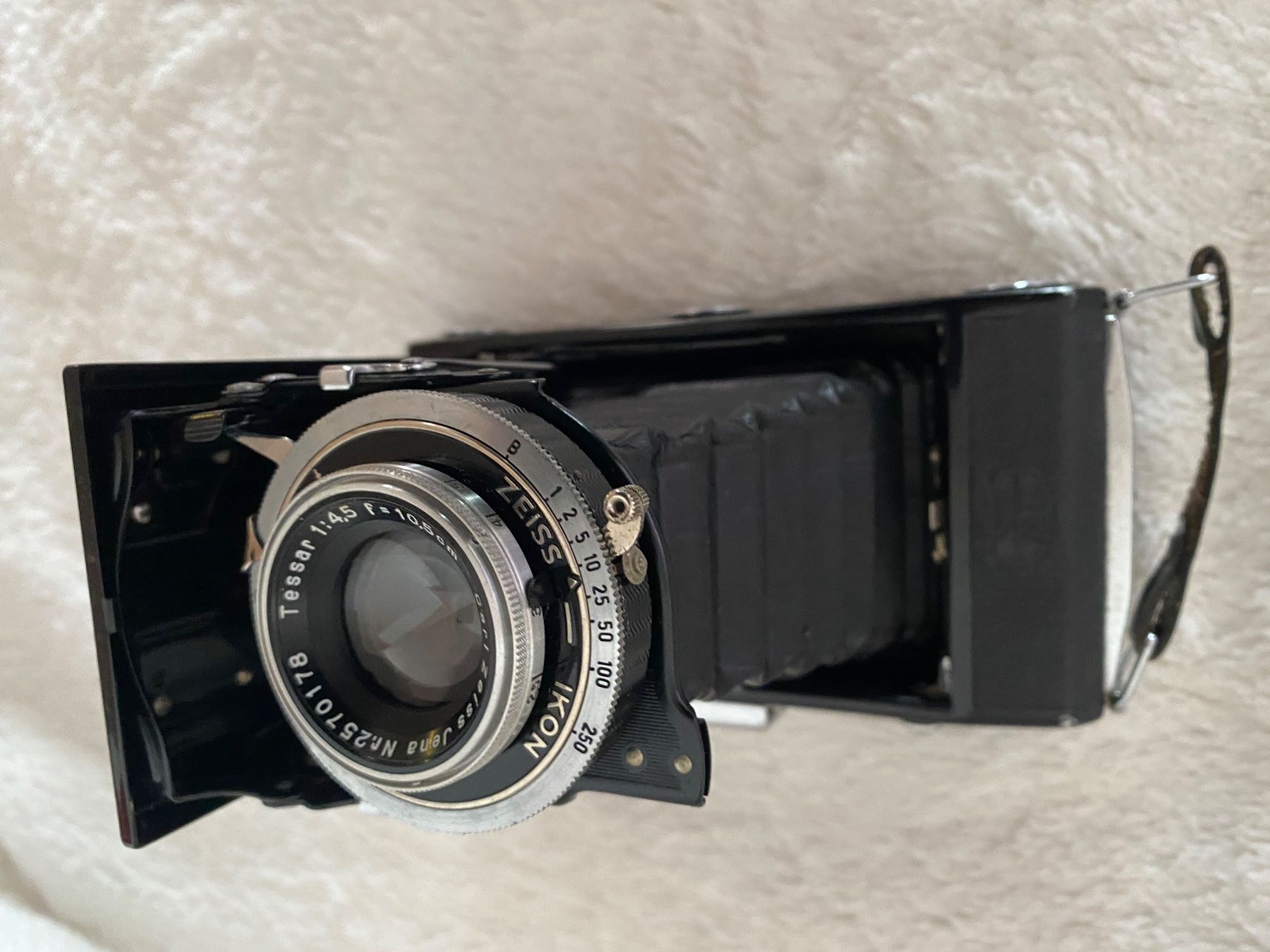 Zeiss Fotocamera: Alte Zeiss Ikon Balgenkamera – Usato da Wetzikon ZH venduto da d_b_tj6h