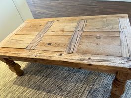 Salontisch aus Holz