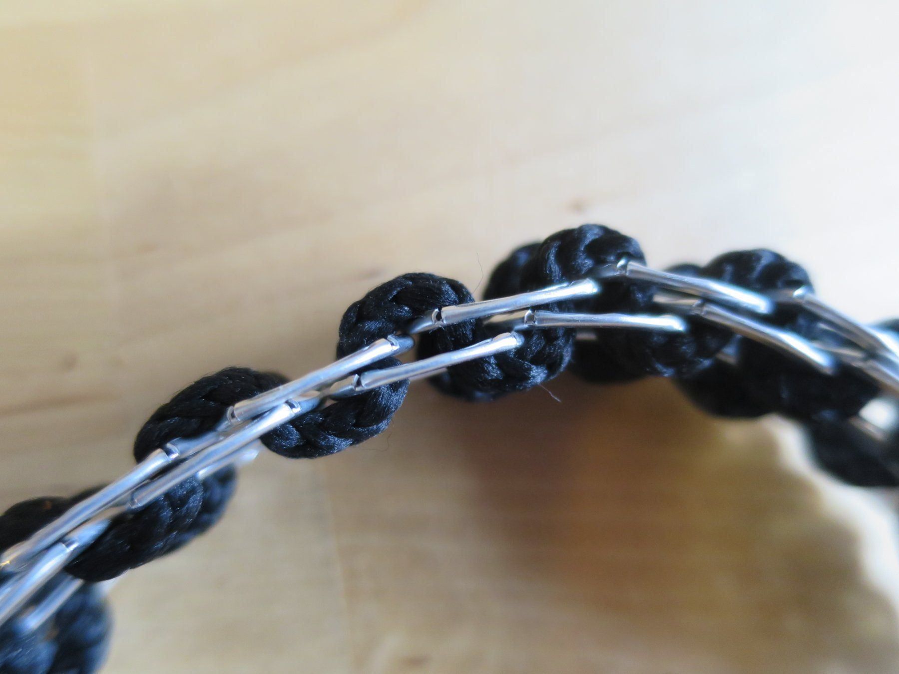 Catenine: Halsband aus Dosenverschlüssen, upcycled – Nuovo (secondo la descrizione) da Zürich venduto da 1.Simon 2