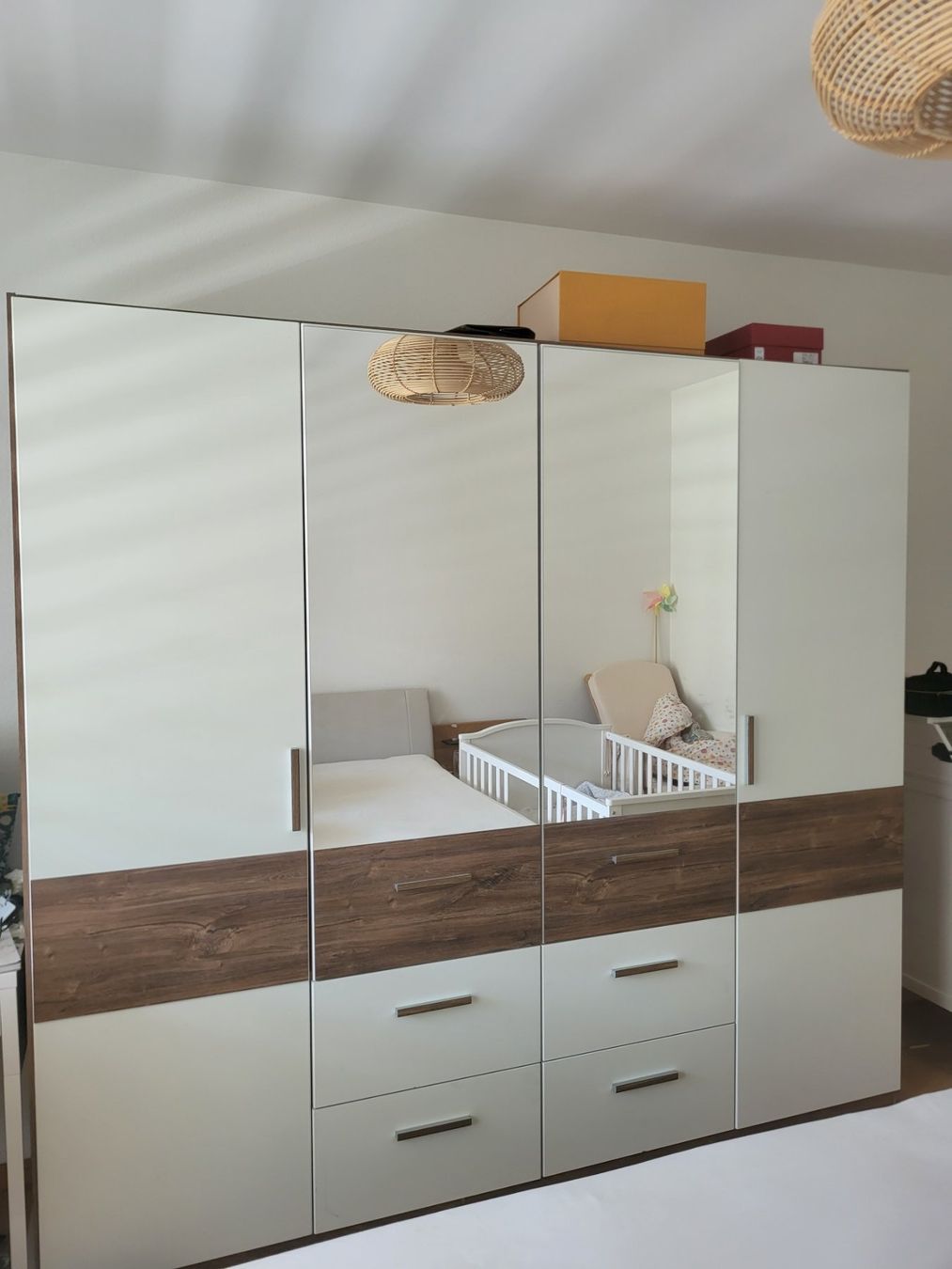 Armadi: Kleiderschrank – Usato da Zürich venduto da Johebe