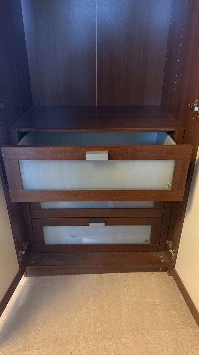 Ikea Armadi: Ikea Kleiderschrank – Usato da Luzern venduto da boelzebub 5