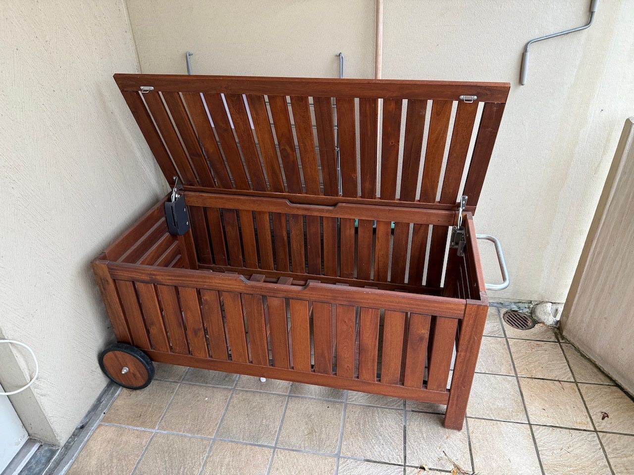 Ikea Applarö Auflagenbox, rollbar, ideal für Garten! (Gebraucht) in Zürich für CHF 31 – nur Abholung auf Ricardo kaufen