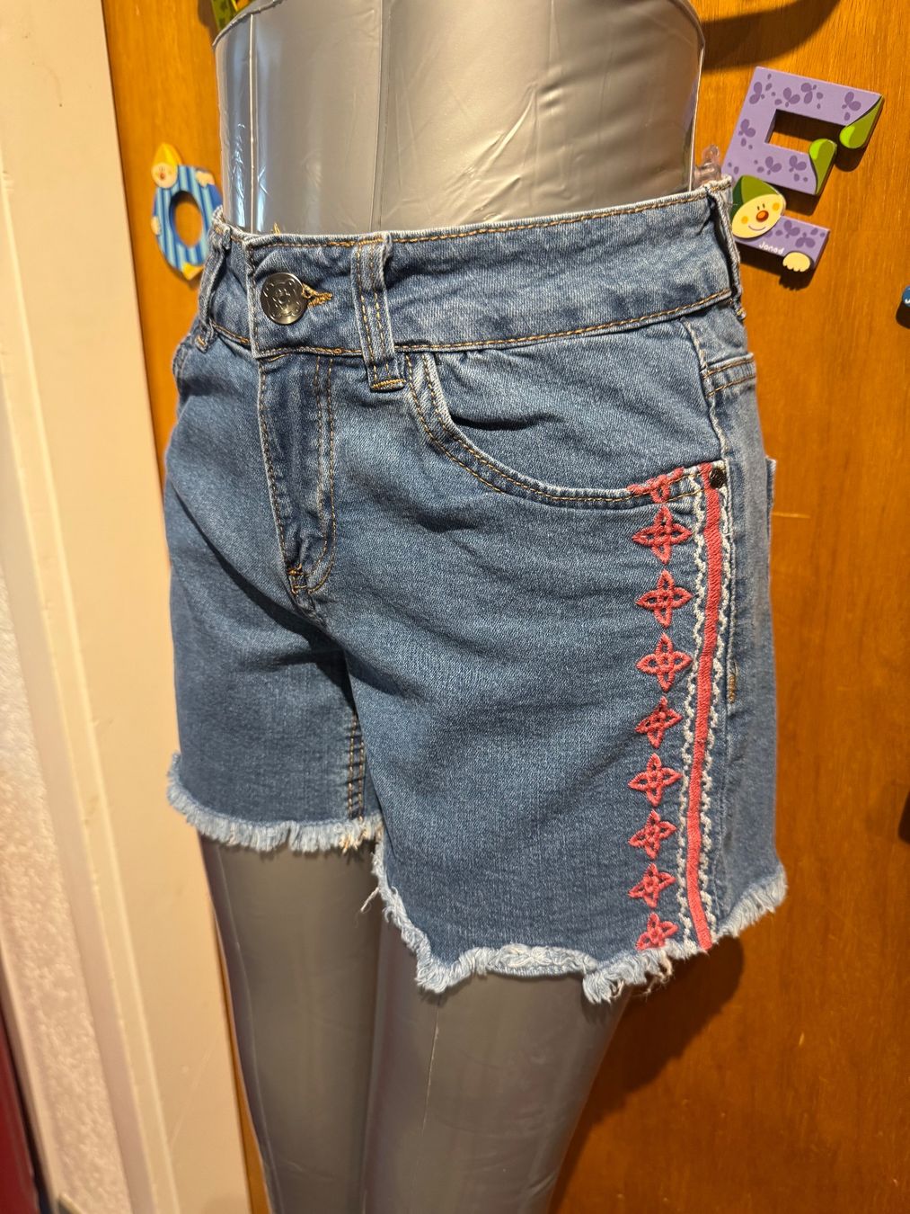 Jeans: Damen Jean Shorts Gr 34 – Usato da Frenkendorf venduto da Style365 1