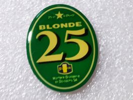 Ansteckpin 126: Blonde 25