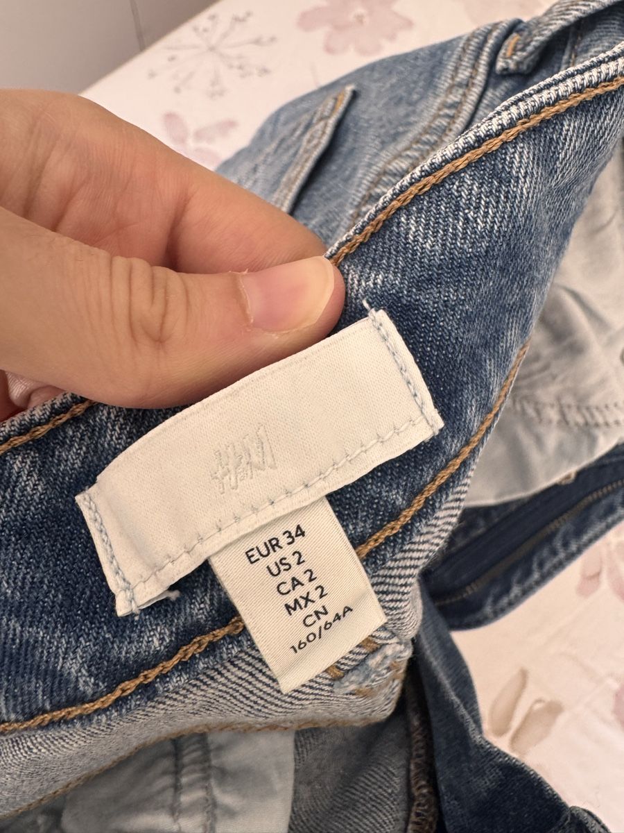 H&M Jeans: Jeans H&M chiaro – D'occasion à Genève par fed_5n52 2
