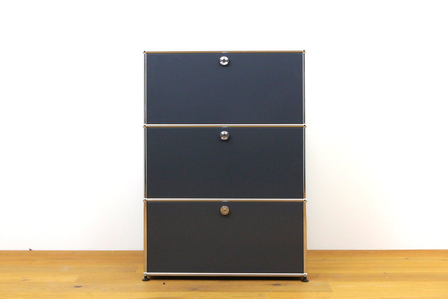 USM Regale: USM Haller Sideboard in Anthrazitgrau #1084 – Gebraucht aus Affoltern am Albis von ModulaireAG 4