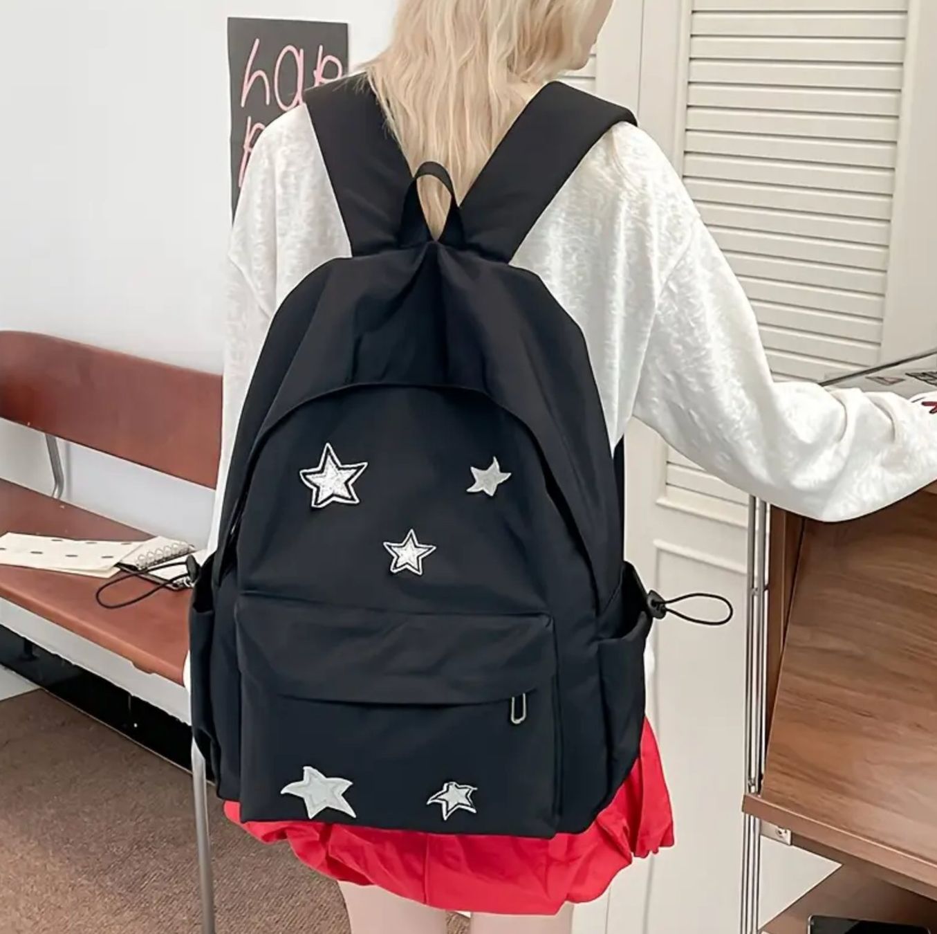 Kindertaschen: Schwarzer Rucksack mit Sternen – Neu und originalverpackt aus Reinach BL von Deinfashion