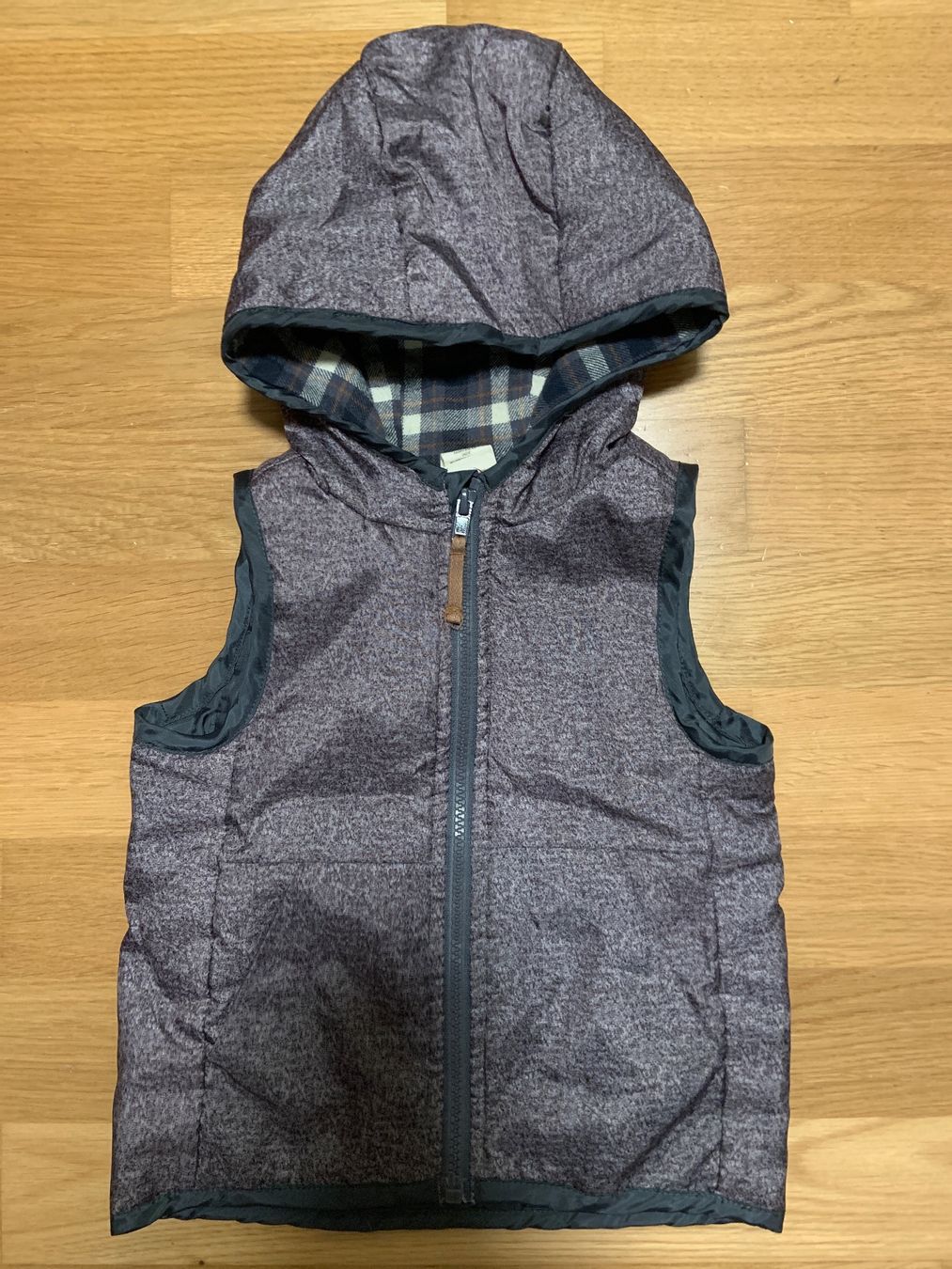 Altro abbigliamento per bambino: Kinderweste mit Kapuze, Grösse 86/92. 18-24m – Usato da Zürich venduto da bur_6jq9