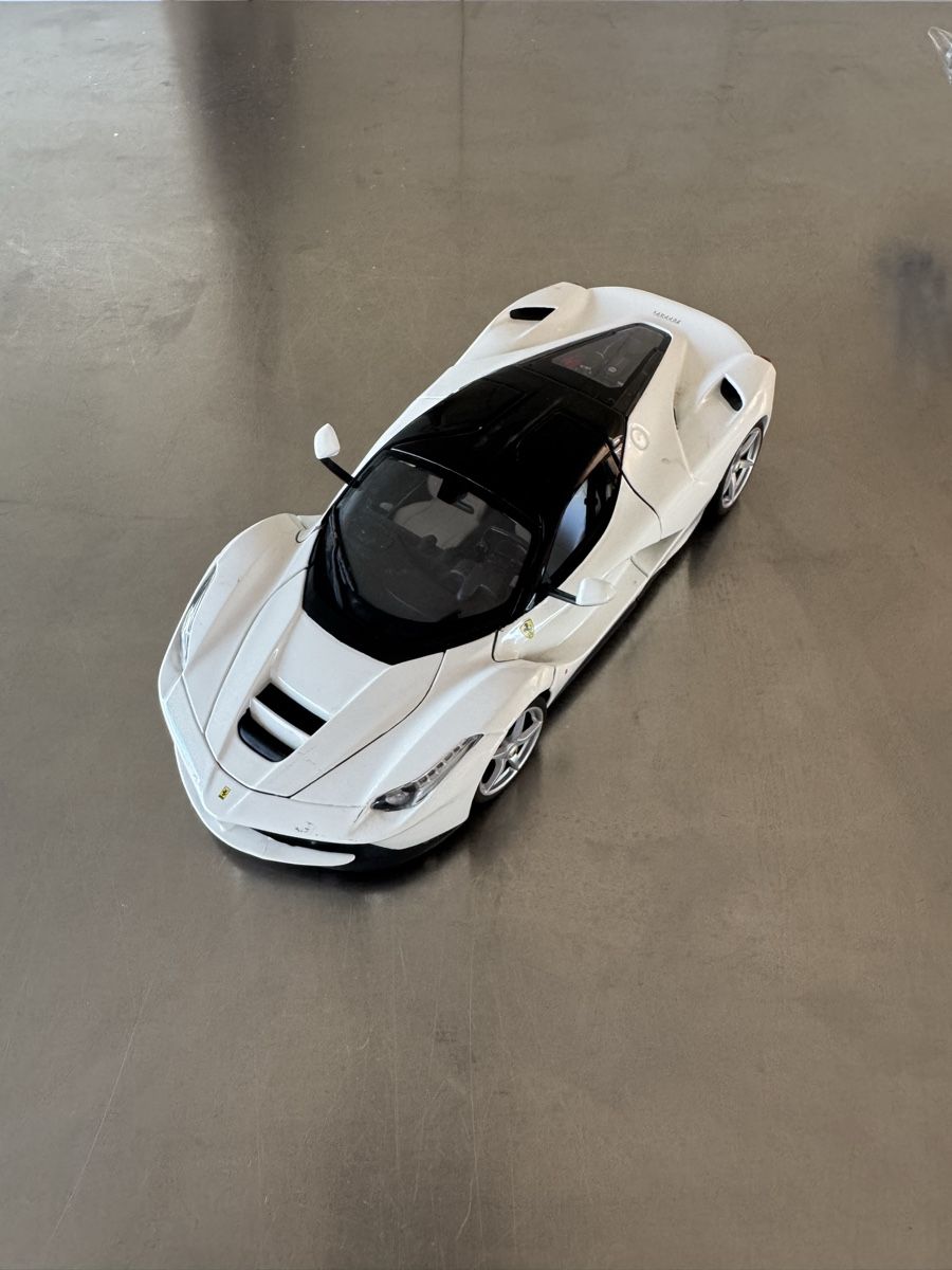 Bburago Voitures modèles: LaFerarri Spielzeugauto – D'occasion à Zürich par JulioZuerich