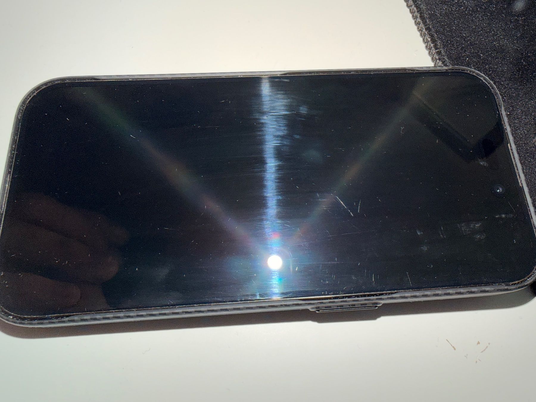 Apple Telefoni cellulari / Smartphones: iPhone 15 Pro defekt Glas hinten – Usato da Zürich venduto da Narnia0815 3