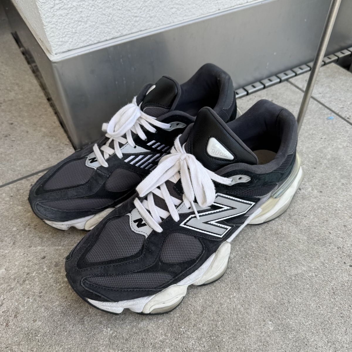 New Balance Scarpe da uomo: New Balance 9060 Grösse 46.5 – Usato da Itingen venduto da JDG11