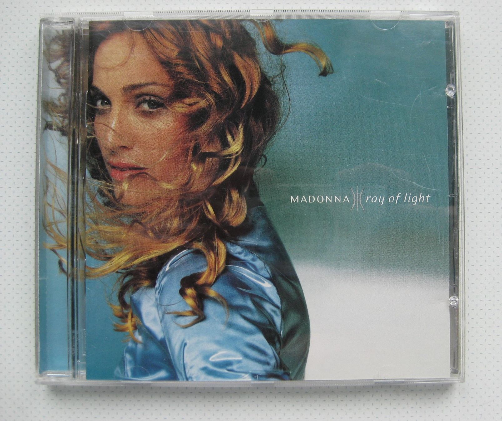 CD: Madonna - Ray of light – Usato da Wettingen venduto da Licht08