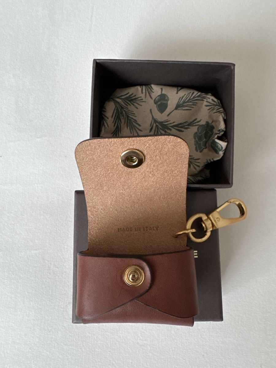 Cover & Protezioni schermo: The Bridge AirPods Case aus Leder – Nuovo (secondo la descrizione) da Zürich venduto da pkev 1