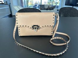 Valentino Garavani Rockstud Tasche in Beige