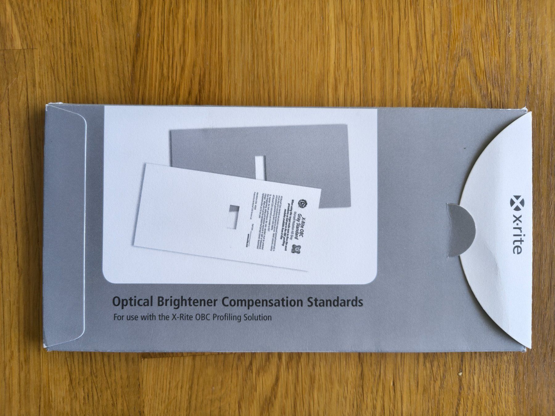 Laboratorio & Camera oscura: X-Rite Optical Brightener Compensation Standard – Usato da Densbüren venduto da TutaLarsen