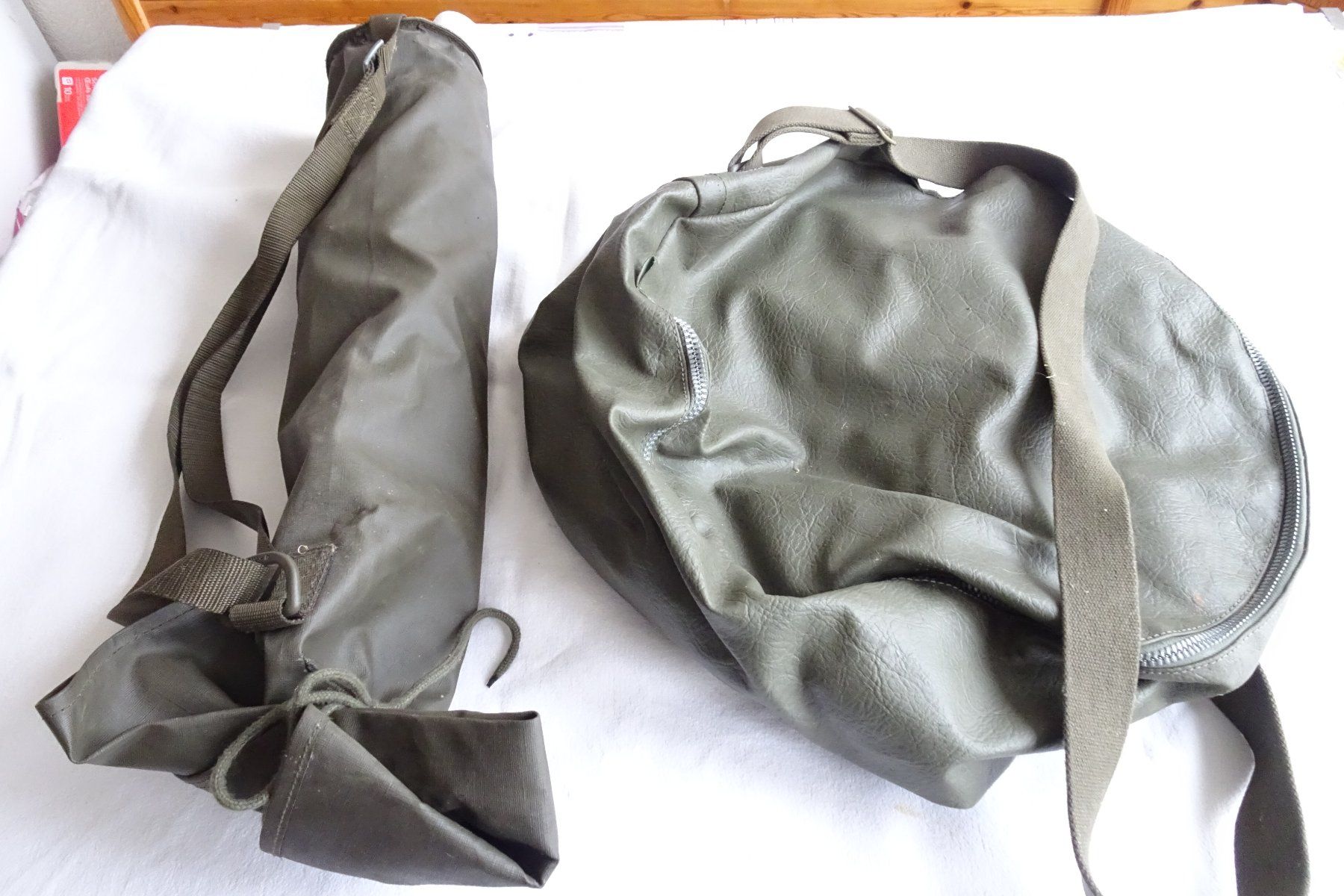 Schweizer Armee Musikinstrumente: Sack und Ständer zu Militärtrommel – Gebraucht aus Strengelbach von schmetterling20