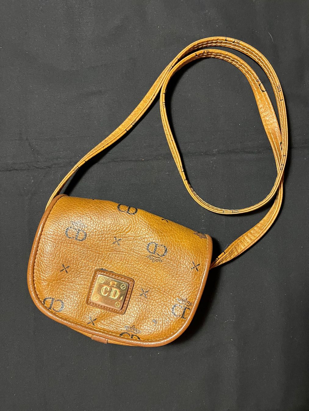 Borse da donna: Edle Handtasche / Umhängetasche braun – Usato da Zürich venduto da olivier0310 2