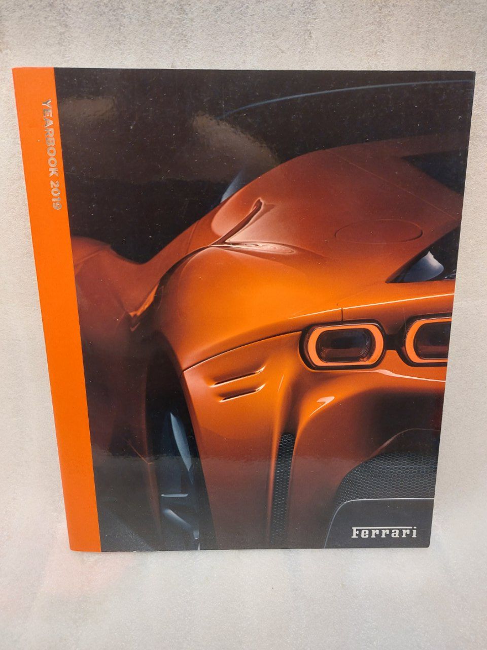 Zeitschriften & Magazine: Ferrari Yearbook 2019 – Gebraucht aus Pambio Noranco von TREBORLOP
