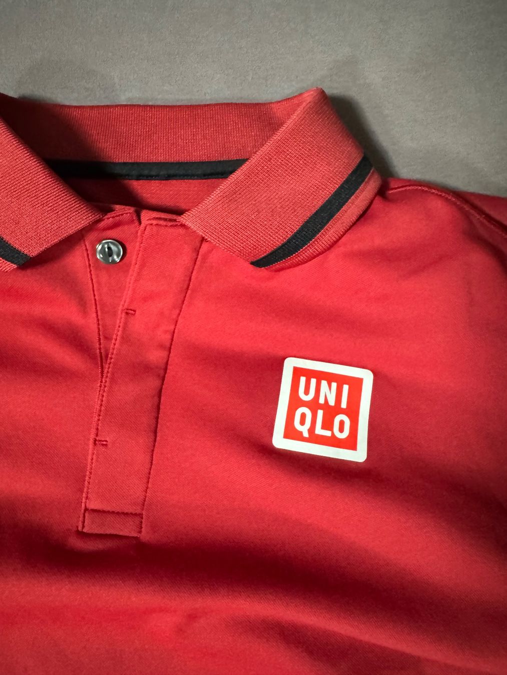 Uniqlo T-Shirts: Uniqlo Tennis shirt – Gebraucht aus Wollerau von Marion_Jarno 1