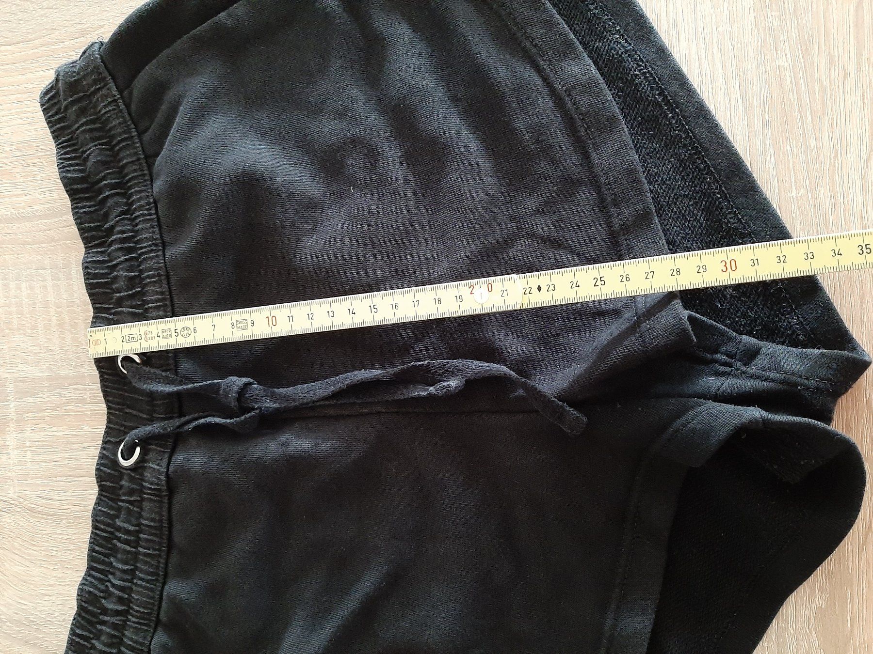 H&M Pantaloni: Kurze Hose schwarz, Basic H&M, Gr. S – Usato da Menziken venduto da Rien1 2