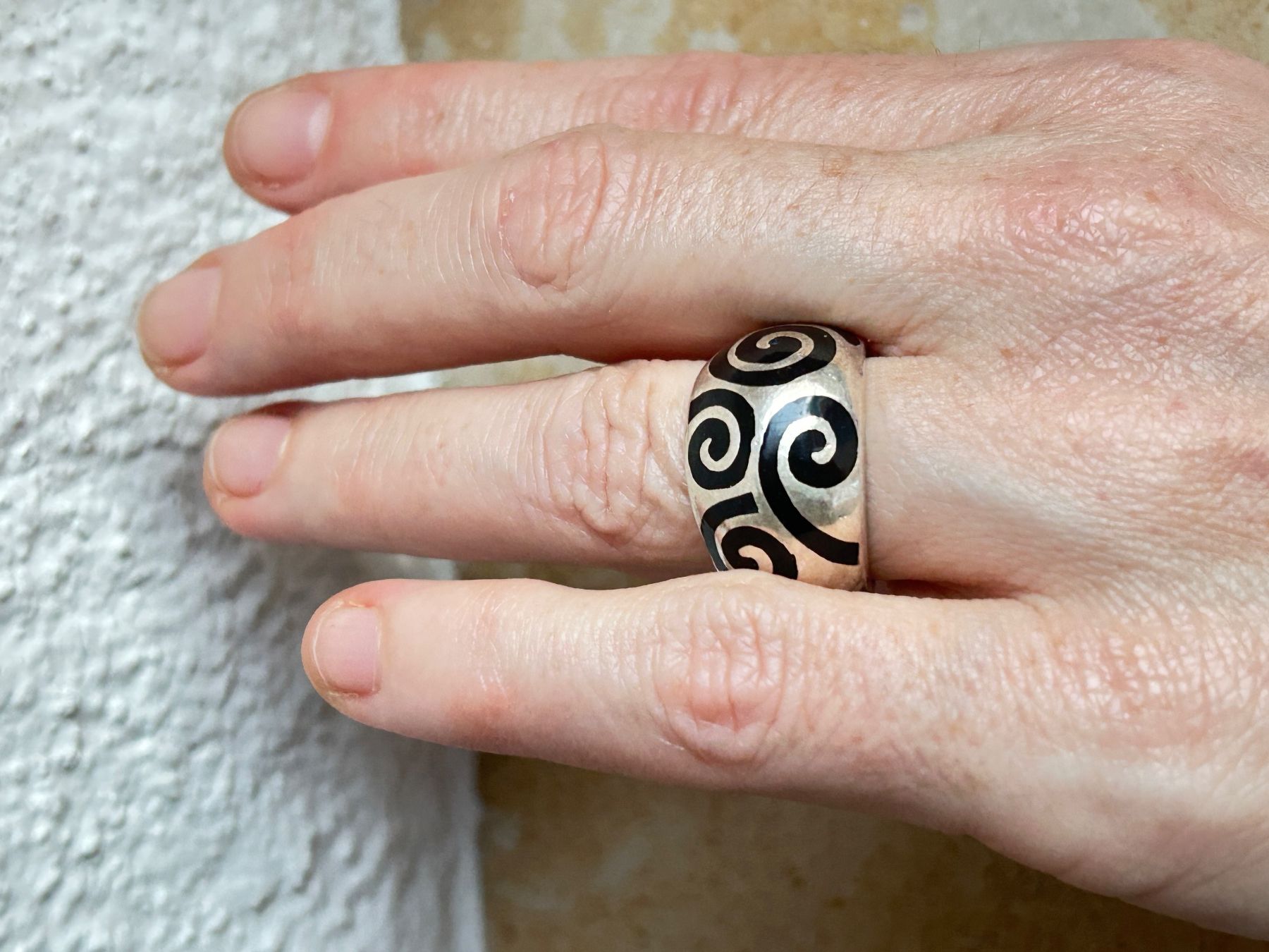 Anelli: Silberring 4 schwarze Spiralen (Grösse 58) – Usato da Laufen venduto da belleskulptur 6