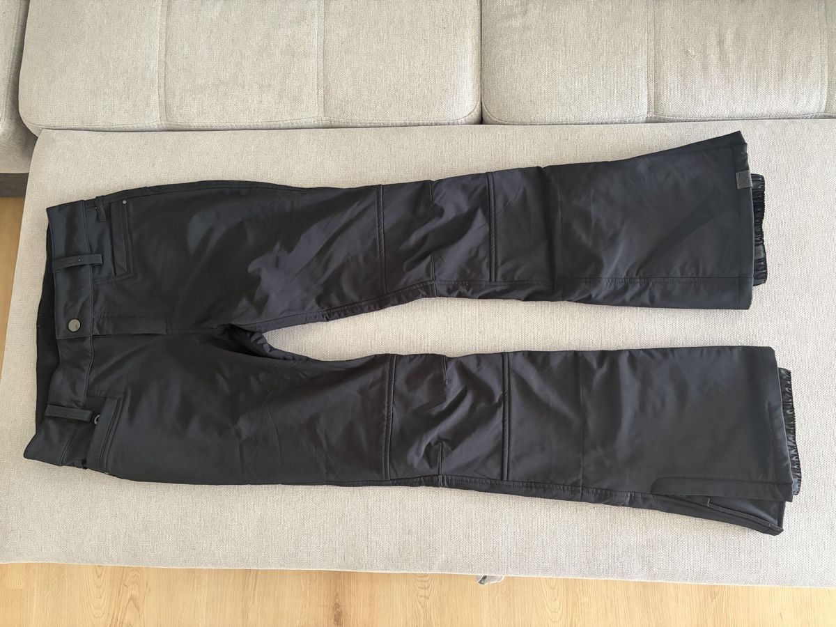 Roxy Skis: Roxy Snowboard Pants Black Size M – D'occasion à Wil SG par chi_s8dj