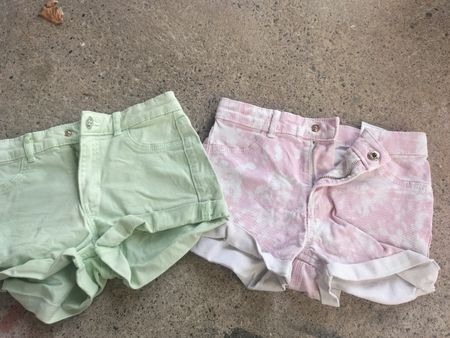 Lot de 2 shorts H&M fille taille 122 bon état