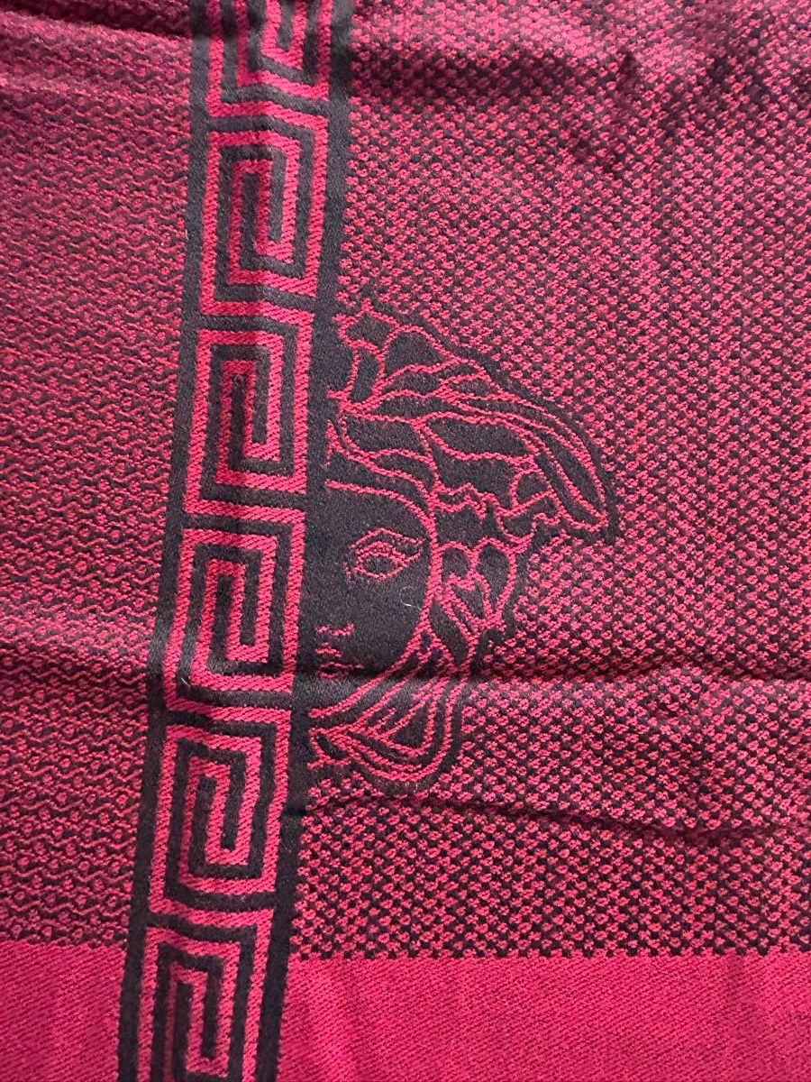 Versace Foulard & Sciarpe: Sciarpa VERSACE – Nuovo (secondo la descrizione) da Locarno venduto da Matic04 8