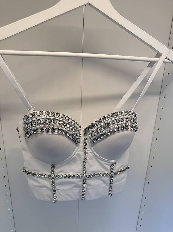 Top: Bustier blanc orné de strass  Taille S  État neuf – Nuovo (secondo la descrizione) da Biel/Bienne venduto da secondstore 2