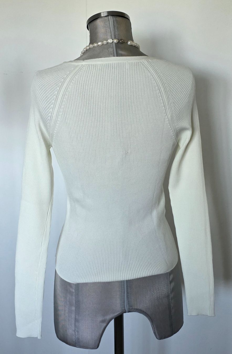 Mango Maglioni & Felpe: M 38 MNG feiner Rippstrick Pullover V-Ausschnitt écru – Usato da Dürnten venduto da Bachtelsurfer 2