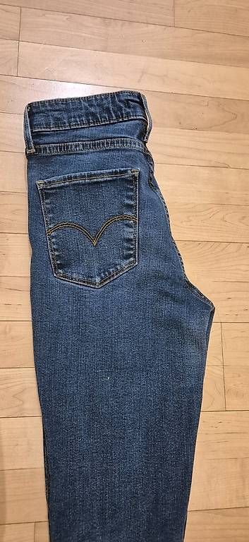 Jeans: Levis 721 Skinny Gr 27 L 28 – Usato da Frauenfeld venduto da filipak
