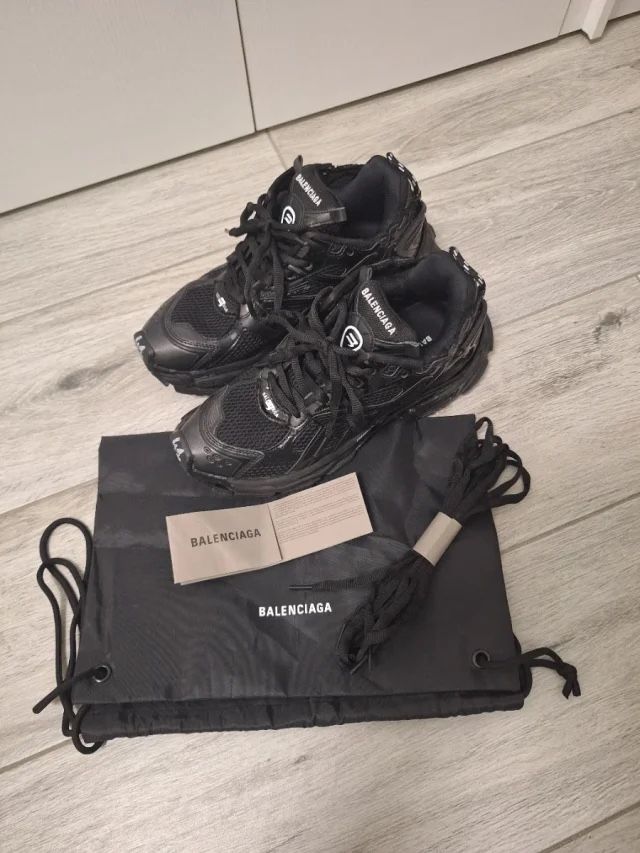 Balenciaga Herrenschuhe: Balenciaga runner – Gebraucht aus Allschwil von lor_6cgq
