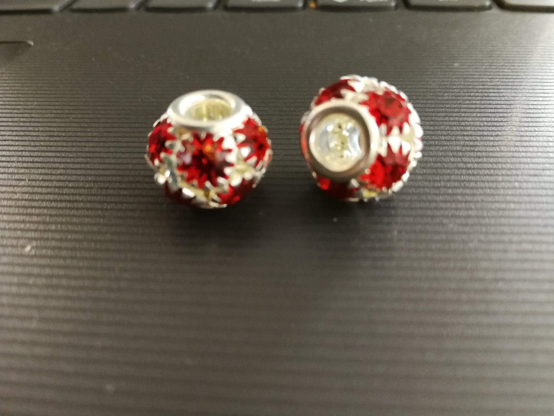 Perle (finte): Perle Strass rot    13x11mm – Nuovo (secondo la descrizione) da Alpnachstad venduto da perlengaby 2