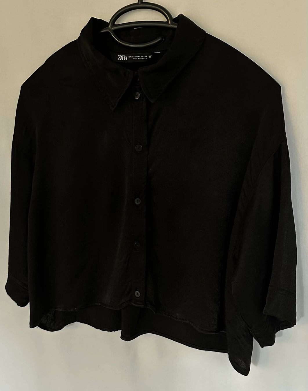 Zara Blusen: schwarze Bluse Zara satin XS, S, M – Neu und originalverpackt aus Sarmenstorf von taosun 1