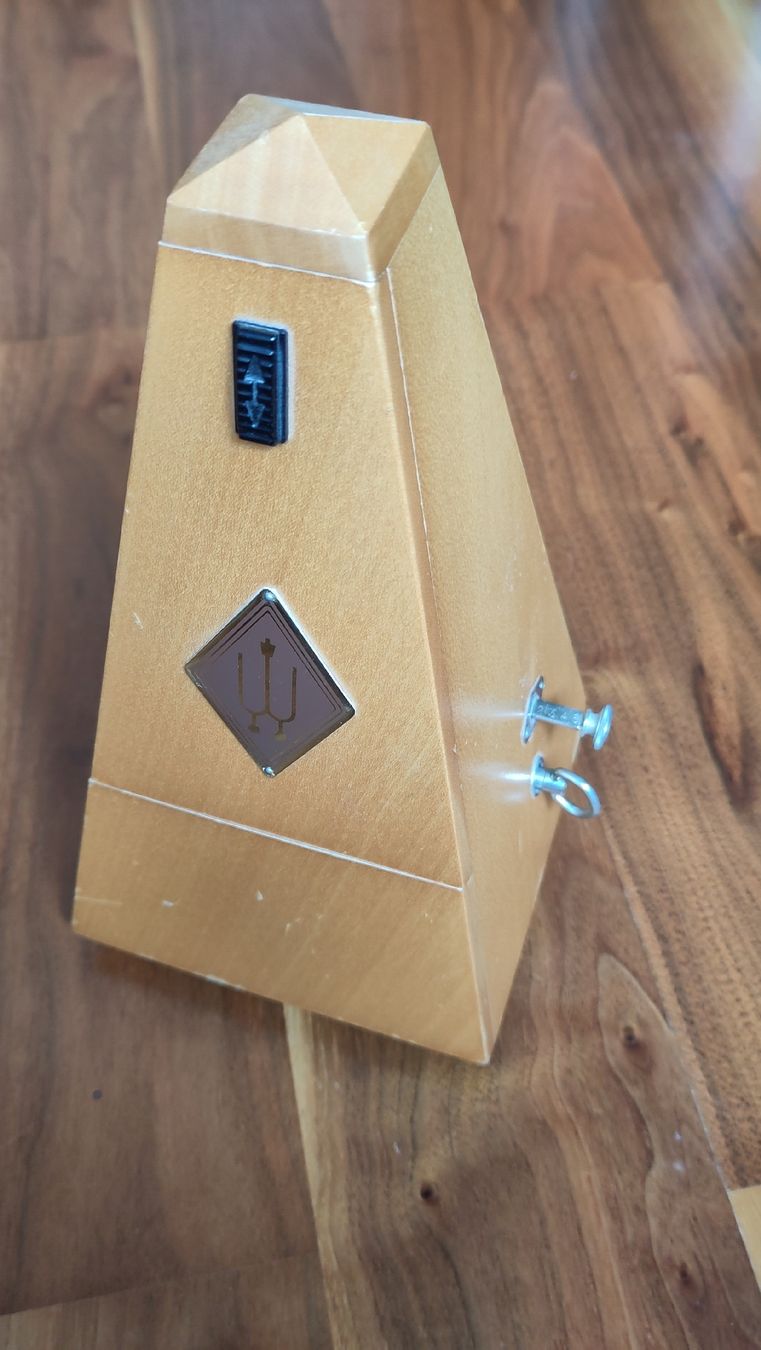Strumenti musicali: Metronom Wittner Maelzel Holz mit Glocke – Usato da Kloten venduto da Guappina 2
