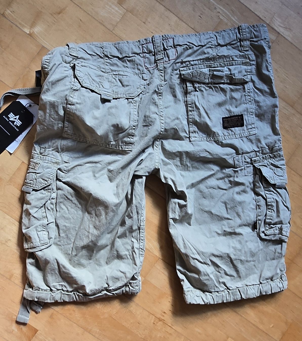 Alpha Industries Hosen: ALPHA Industrie Shorts Gr. 36 – Neu und originalverpackt aus Zürich von Samba77 2