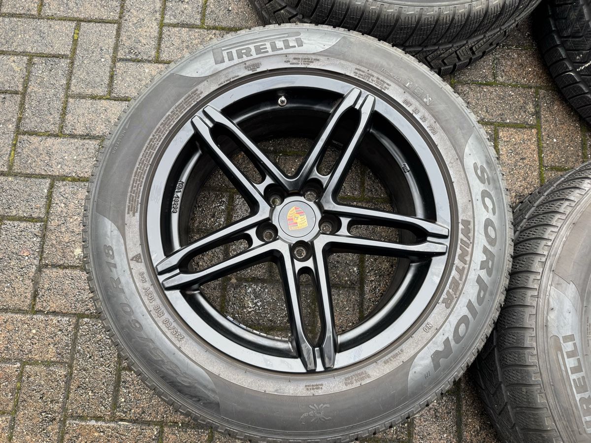 Pneumatici & Ruote complete: Felgen mit Pneu Porsche Macan – Usato da Aristau venduto da 020214 5