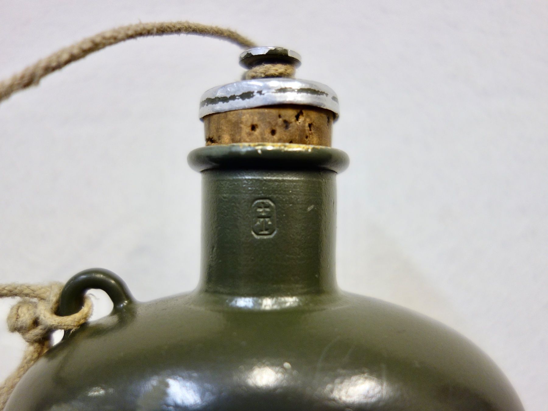 Schweizer Armee Attrezzatura & Pezzi di ricambio: Feldflasche mit Becher Schweizer Armee 1944 – Usato da Kerzers venduto da bottlesandboxes 6