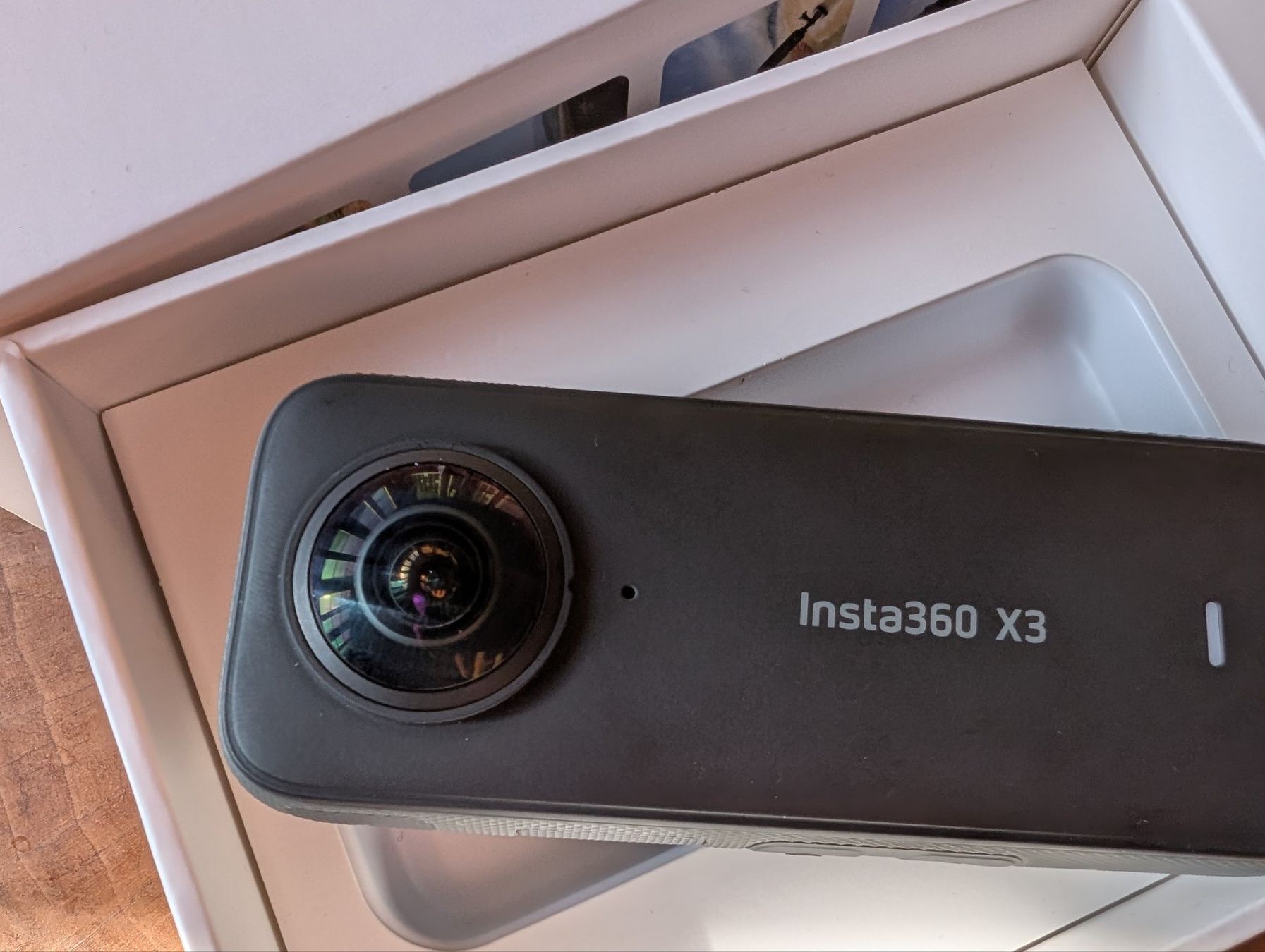 Insta360 Action Cam: Insta360 X3 + Invisible Selfie Stick + SmartRemote, new – Nuovo (secondo la descrizione) da Zwischenflüh venduto da be6543 2