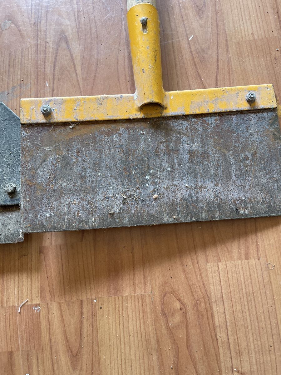 Tutti gli attrezzi: Teppichstripper Handstripper Schaber – Usato da Zürich venduto da VeraCathrein 2