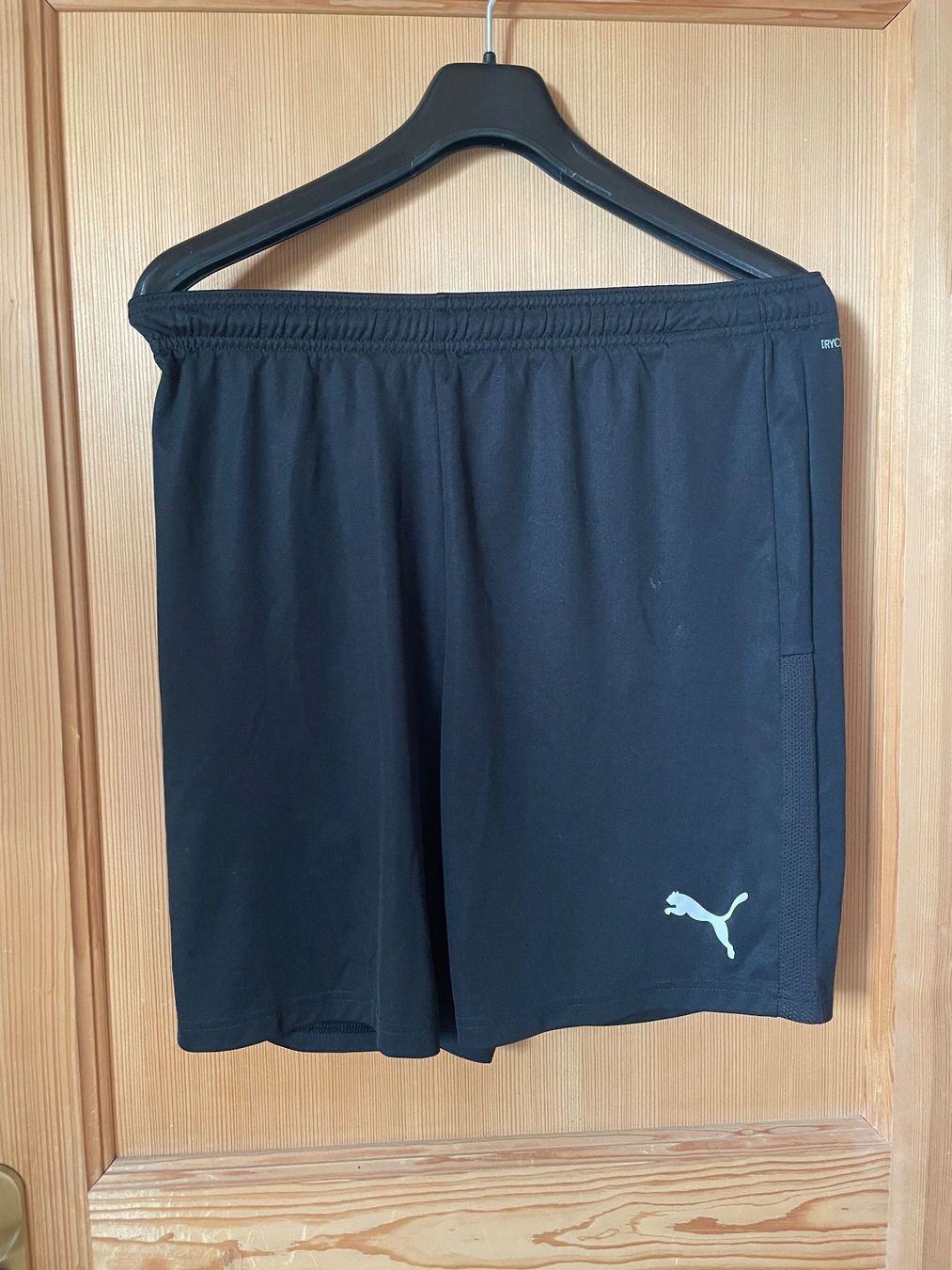Puma Hosen: Puma Shorts Grösse M – Gebraucht aus Lommiswil von Jorin.ehrler