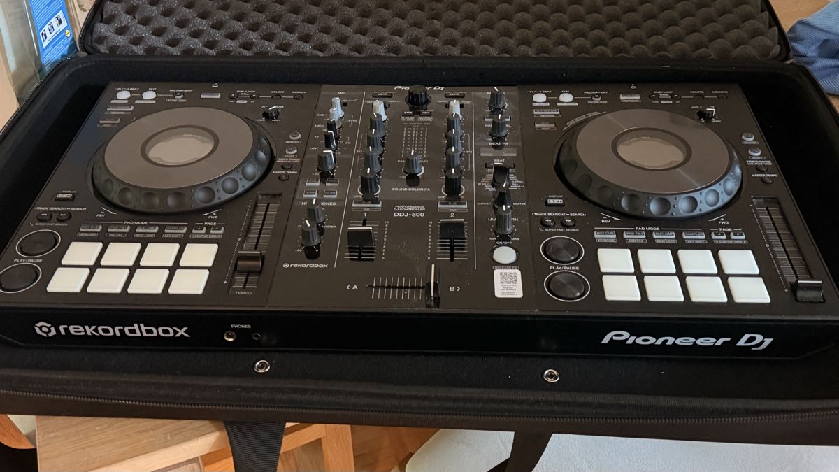 Pioneer Console di mixaggio: Pionner Controller DDJ800 – Usato da Zürich venduto da jea_mr2d