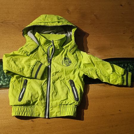 Jacke Grösse 92