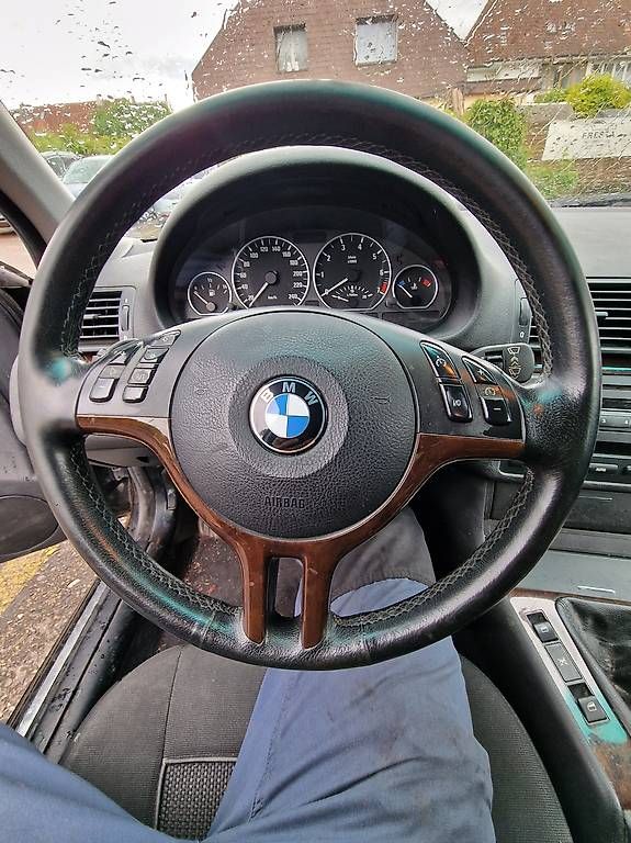 Tutti pezzi di ricambio auto: Bmw e46 sport lenkrad  – Usato da Niedergösgen venduto da Zecinha