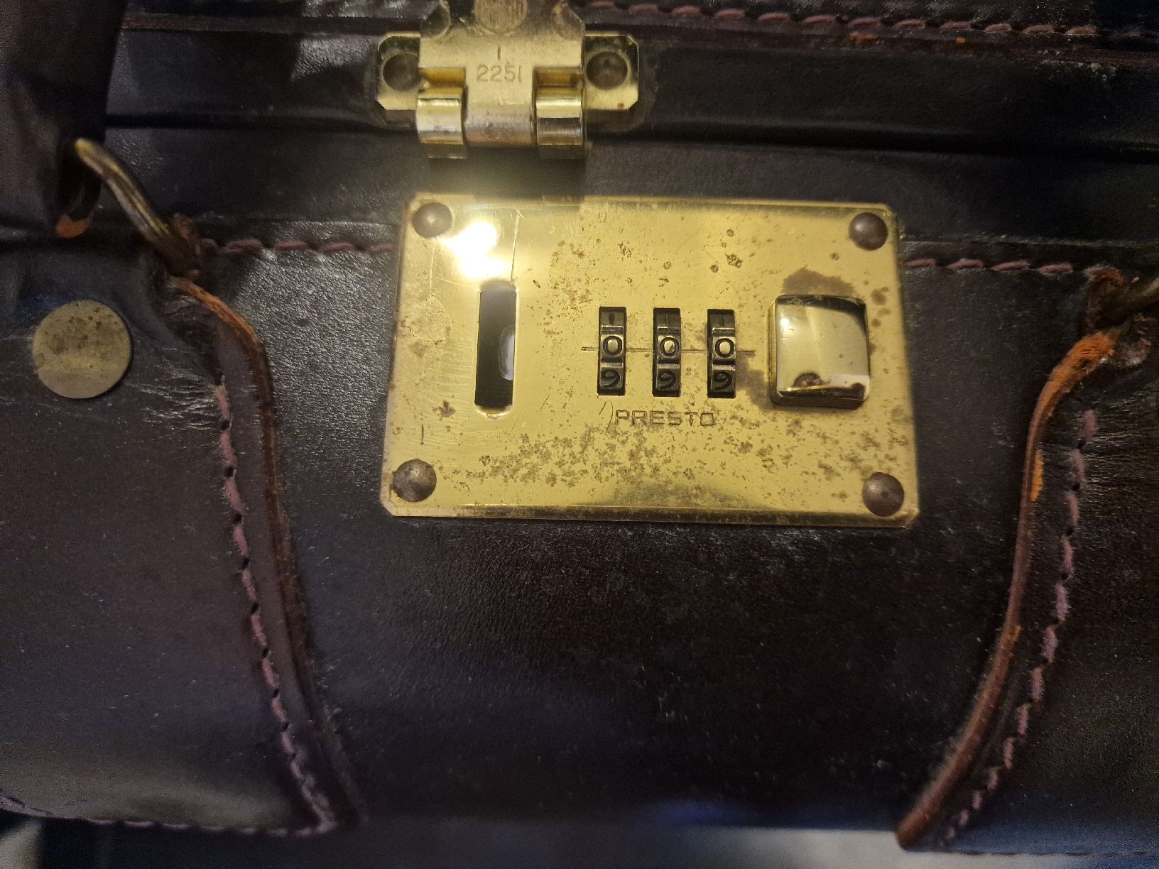 Reisekoffer: Valise vintage en cuir marron – Gebraucht aus Collonges von 2D_Collector 2