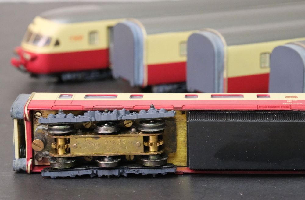 Metropolitan Modelleisenbahnen: Metropolitan SBB TEE RAe Zug im Neuzustand – Neu und originalverpackt aus Kerns von Buma6 2