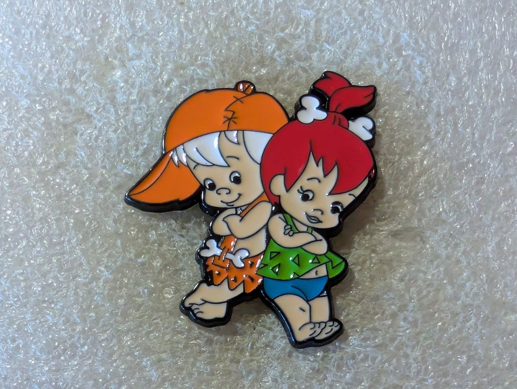 Placchette & Badge: Ansteckpin 232: Die Feuersteins – Usato da Oppligen venduto da Pin-Fall-Shop