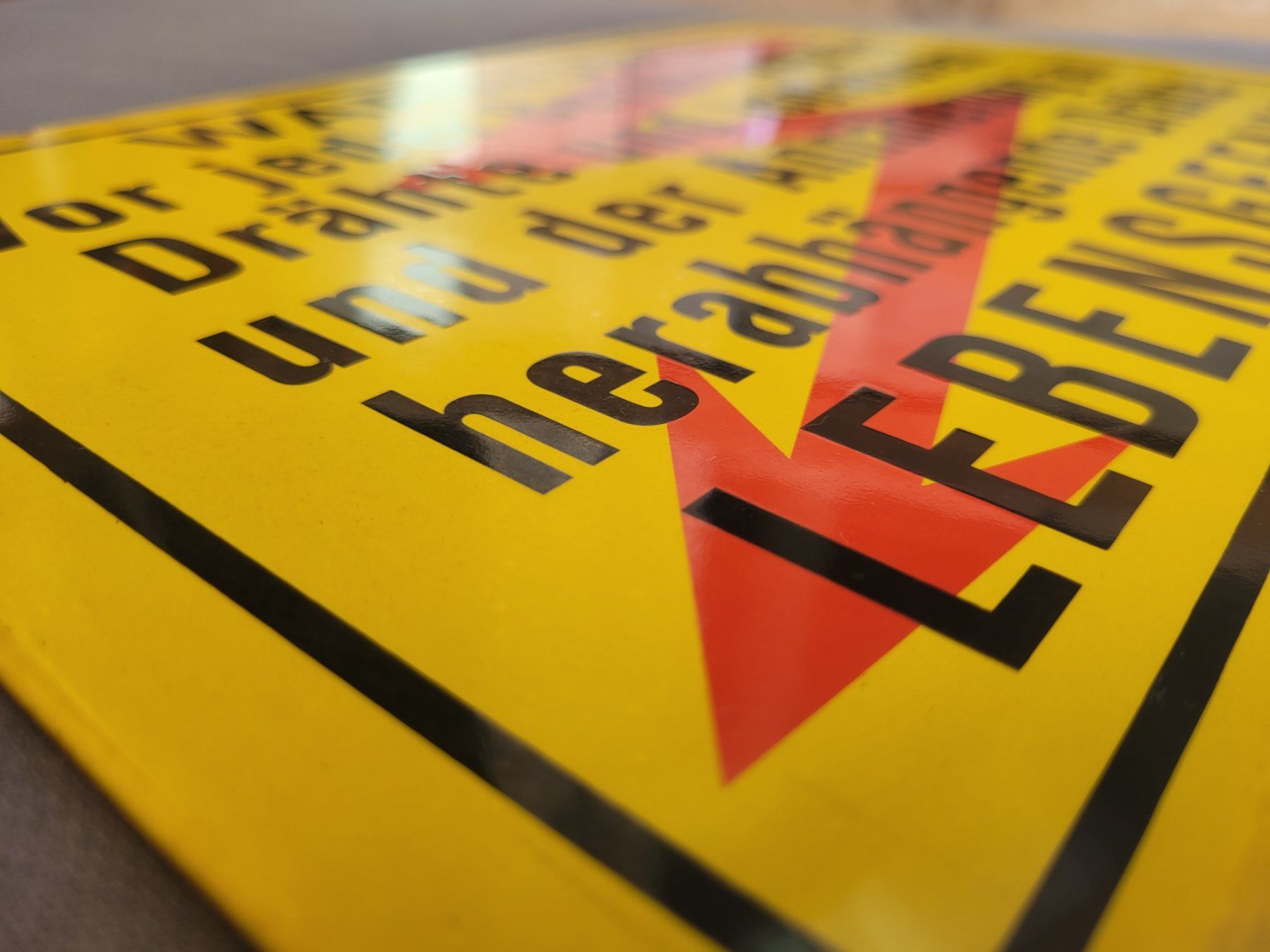 SBB/CFF/FFS Schilder: Emailschild SBB, Warnschild – Gebraucht aus Kriens von KTP 1